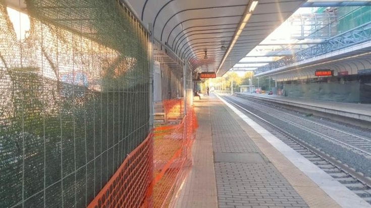 Roma-Lido, il nostro viaggio sulla Metromare tra nuovi treni e lavori senza fine