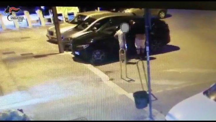 Raffica di furti d'auto nel centro commerciale di Casamassima, presa la banda: 5 arresti