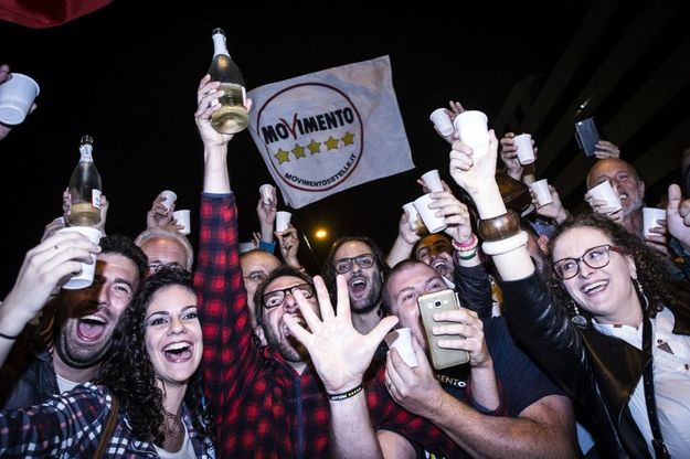 In piazza per i nuovi sindaci: i festeggiamenti da Napoli a Milano 