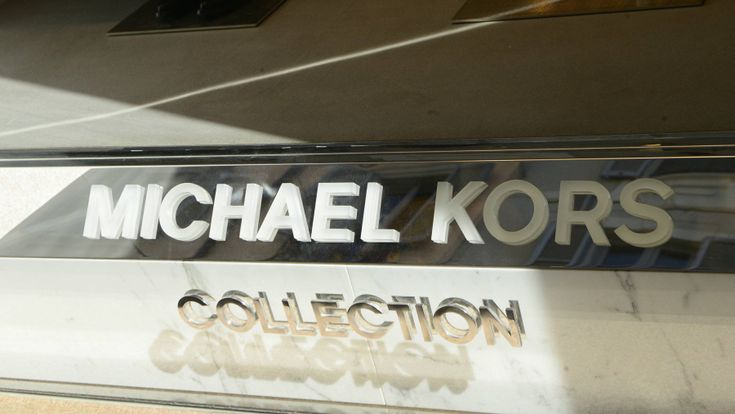 Kors, Tapestry, Burch: dopo Versace, arrivano i nuovi big del lusso