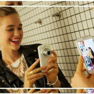 "Mi metto a dieta per un like in più", le nuove dipendenze degli adolescenti iper-connessi