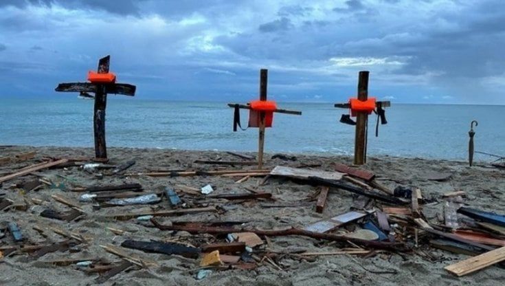 Cannes, presentato al Festival del Cinema il progetto “Cutro, Calabria, Italia” un film-documentario che sarà realizzato da Mimmo Calopresti