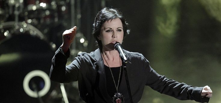 Arrestata Dolores O' Riordan: ha aggredito una hostess