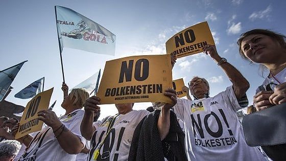 Torino, mercati in parte deserti: "sciopero bianco" degli ambulanti, a Roma per protestare contro la direttiva Bolkestein 