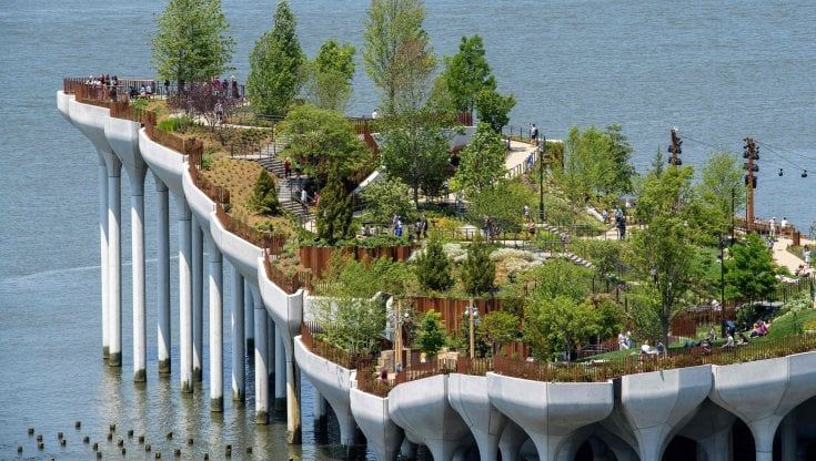 New York, inaugurata la nuova isola artificiale: è un giardino pensile sulle acque dell'Hudson