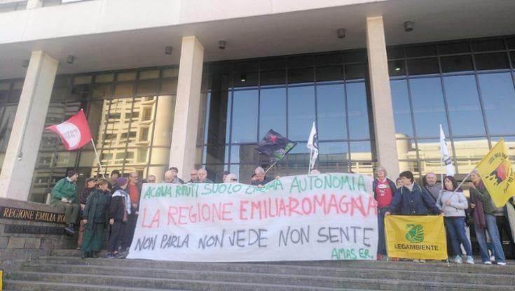 Consumo di suolo, in regione spariti in un anno 453 mq per abitante. Gli ambientalisti: “Ora basta”