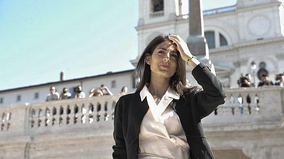 Raggi nel solco di Marino: niente giochi per il bene di Roma e dei suoi conti