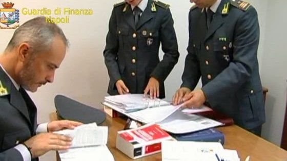 Napoli, evasore simula donazione milionaria alla moglie e ai fratelli: denunciato