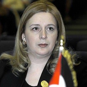 Suha: "Arafat, mio marito, 10 anni dopo, tra leggenda e misteri"