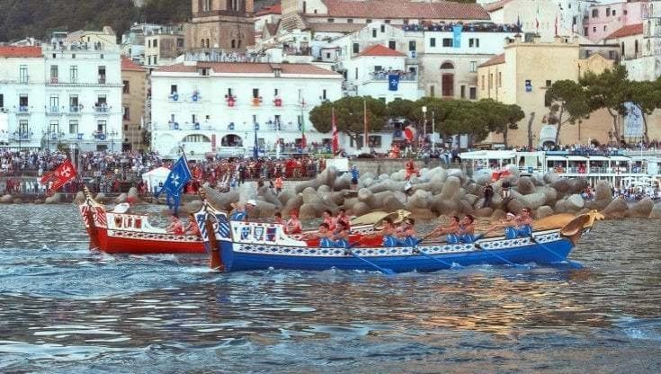 Napoli scontrosa sulle coste liguri