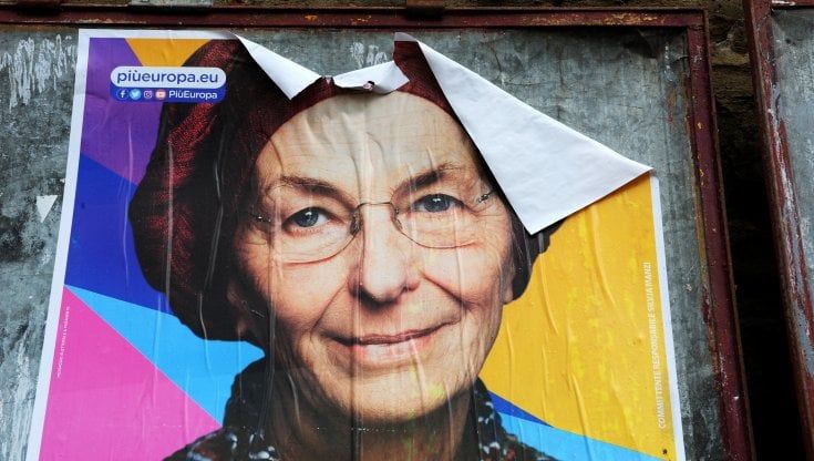 Emma Bonino: "Io mai come un vegetale, piuttosto vado in Svizzera"