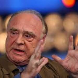 Morte dello scrittore Bevilacqua, archiviata l'inchiesta sulla degenza in clinica: "Non fu omicidio colposo"