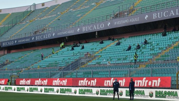 Covid tra i rosa, dopo l'annullamento della gara con la Turris il Palermo chiede il rinvio anche di quella con il Catanzaro