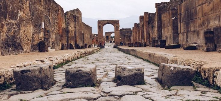 Pompei, per le festività arte e bellezza online  
