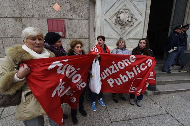 Crocefieschi, assistono gli anziani, senza stipendio da tre mesi