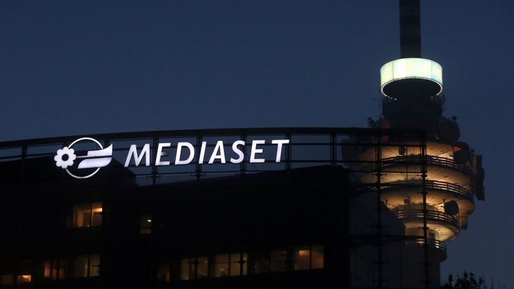 Governance Tim e fronte Mediaset, l’assedio di Bolloré per la rivincita