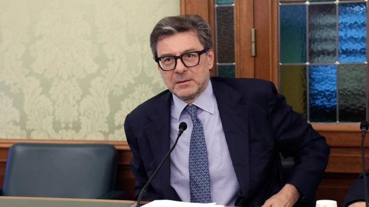 Mps, Giorgetti insiste sulle quote del Mef: “Dobbiamo uscire da tutte le banche”