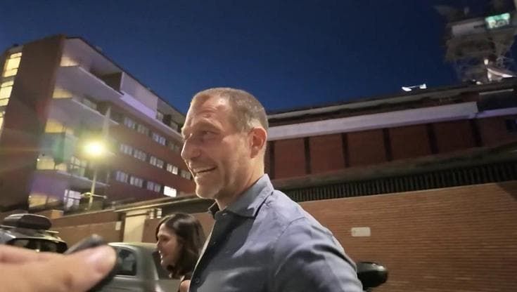 Report, Presutti e Piervincenzi dopo incontro con Corsini: "Scusateci, non possiamo parlare"