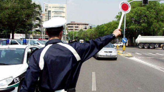 Piacenza, nei guai il vigile urbano che vessava i commercianti