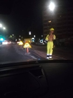 Catania, a seno nudo per segnalare i lavori sulla circonvallazione