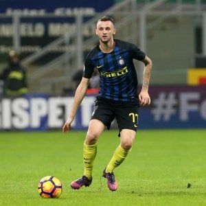 Inter, Pioli studia il derby: ballottaggio Banega-Brozovic
