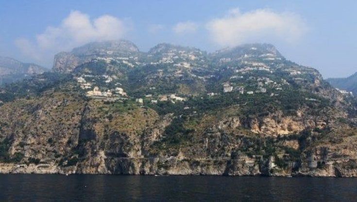 Variante Delta, focolaio ad Agerola: 24 positivi. Rientra l’emergenza a Torre del Greco