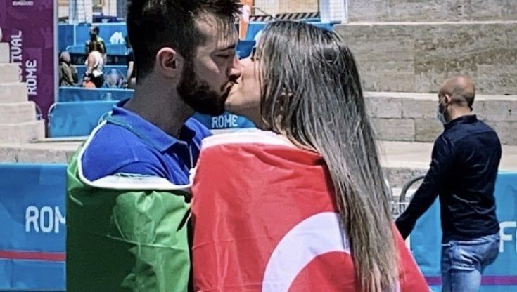 Euro2020, Roma invasa dai tifosi torna a vivere. Il sogno azzurro dopo un anno in bianco e nero