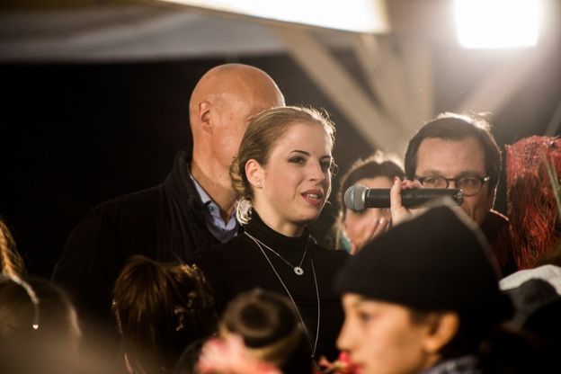 Carolina Kostner in pista a Ischia