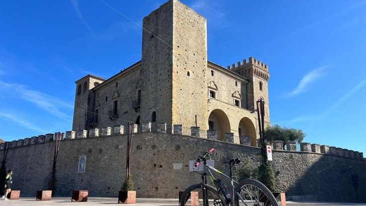 Pedemontana, Ciclovia del sole, Linea Gustav: le ciclabili italiane da scoprire nel 2025
