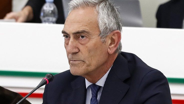 Figc , ultimatum a De Laurentiis: entro il 2024 deve vendere il Bari