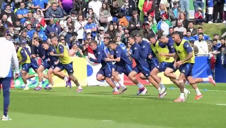 Euro 2024, oltre 5mila tifosi in delirio per il primo allenamento degli azzurri in Germania