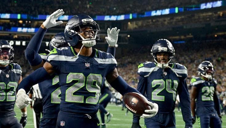 Nfl al via, Seattle fa il bis del Super Bowl: New England di nuovo ko. Drake intercettato 3 volte