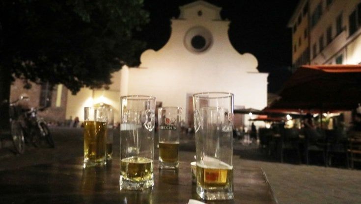 Il buio della movida, viaggio nella notte che divide la città: “Manca una visione”
