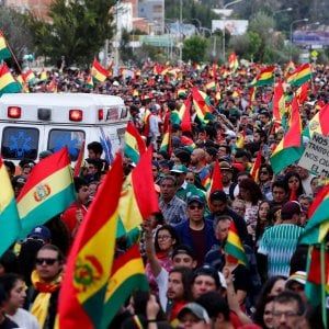 Bolivia: 30 feriti in scontri con polizia: "No a Morales"