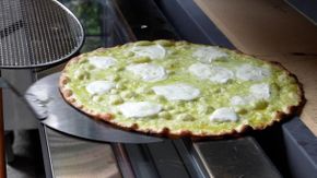 Kiwi sulla pizza? A C'è +Gusto cade il tabù della frutta
