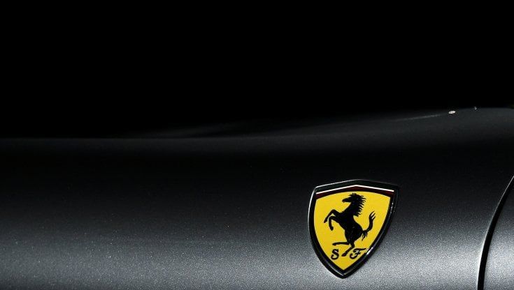 Ferrari, partnership tecnologica con Qualcomm: studierà i cruscotti digitali 