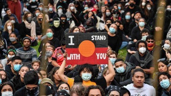 Morte Floyd, in migliaia in corteo dall'Australia al Giappone: uniti per "Black Lives Matter"