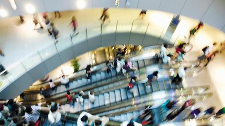 Centri commerciali: nel 2023 crescita del fatturato e degli ingressi