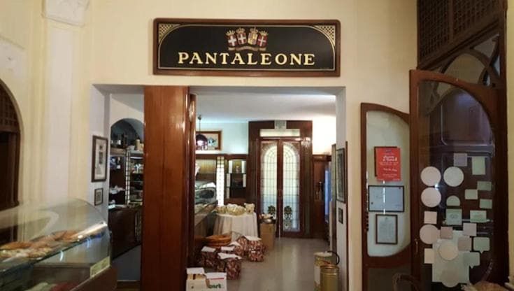 Da Pantaleone a Salerno, panettone al rum e Montblanc