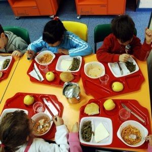 Sciopero  nelle mense scolastiche, mille famiglie sulle barricate