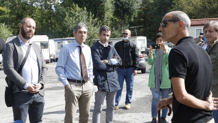 Comunali Bologna, Battistini al campo nomadi di via Erbosa: "Qui fatti tanti pasticci"