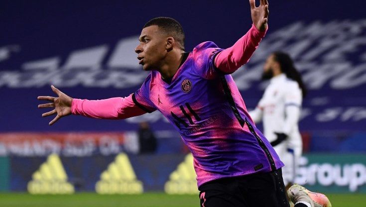 Ligue 1, il Psg travolge il Lione e aggancia il Lille in vetta
