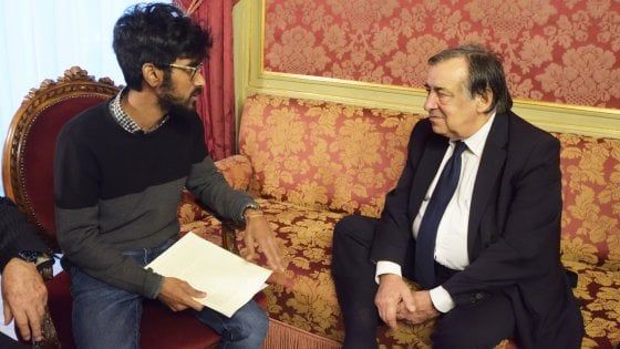 Il medico che vendeva rose incontra Orlando: "Palermo mi ha dato il massimo"