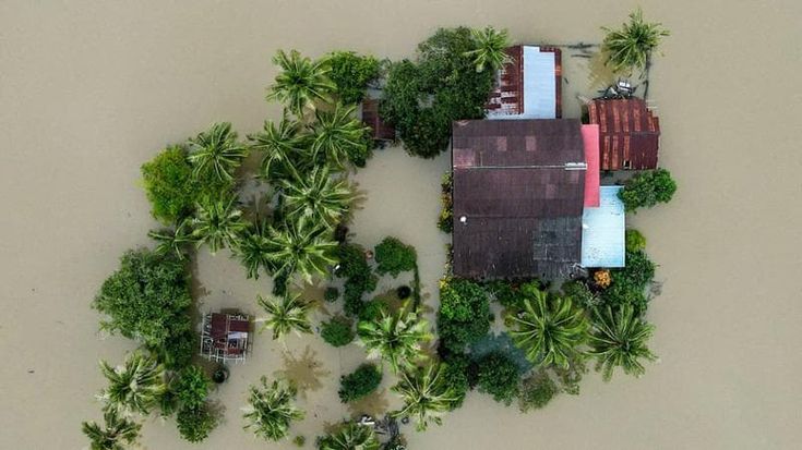 Indonesia, Thailandia, Malesia: nel Sud-est asiatico almeno 350 morti nelle alluvioni