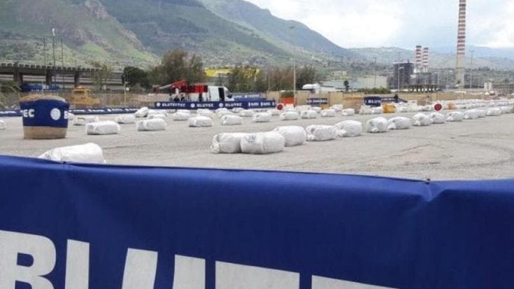 Ex Blutec, i primi operai entrano in fabbrica Ma i sindacati sono cauti