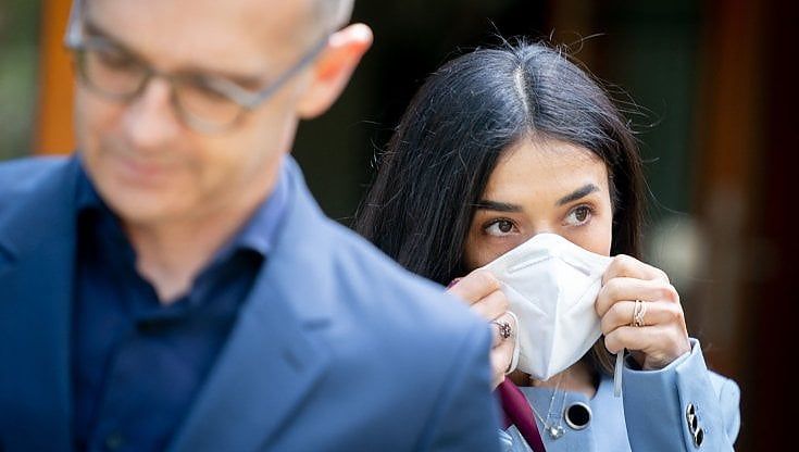 L'igienista Signorelli: "Le mascherine? Teniamole ancora. Priorità alle riaperture"