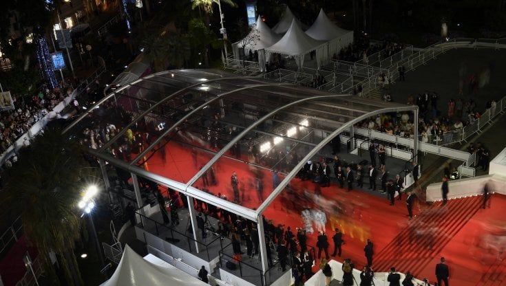 Naomi Campbell eterna regina della passerella; le pagelle dei look sul red carpet di Cannes