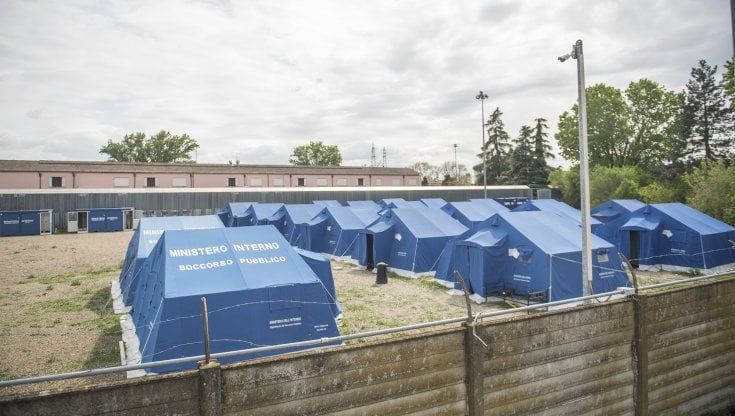 Bologna, la tendopoli per i migranti al Mattei. Lepore aveva dato l'allarme: "Così la destra crea una doppia emergenza"