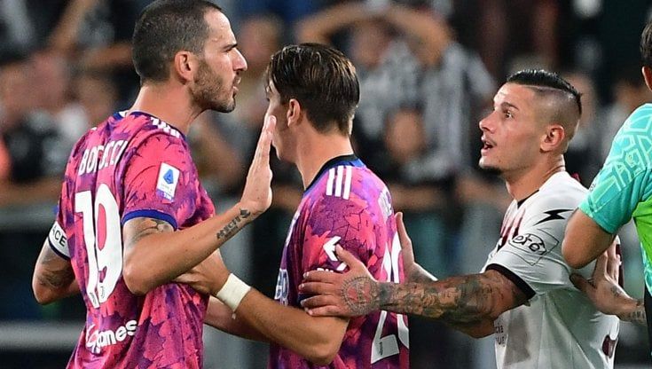 Var, il gol annullato a Milik e quel baco che si mangia l'ultimo uomo
