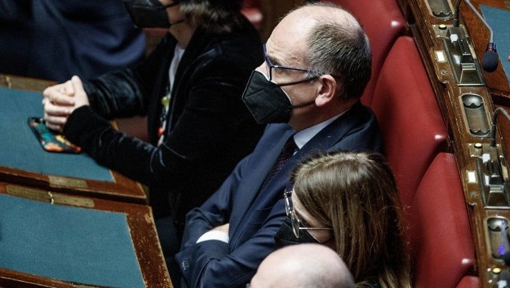 Ucraina, Letta: “Zelensky ha cambiato la storia. Gravi i vuoti in aula, in Italia troppi filo Putin"